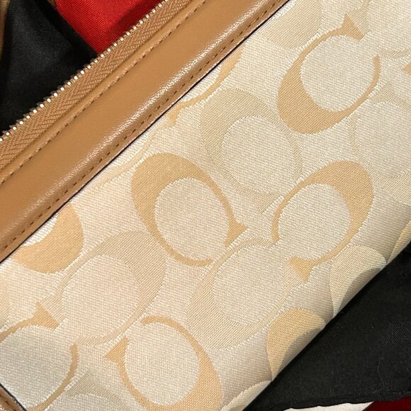 ✨ 2012 Coach Molly Satchel (Style No. 21132) – Luxe Vintage Revival ✨ - Picture 8 of 13